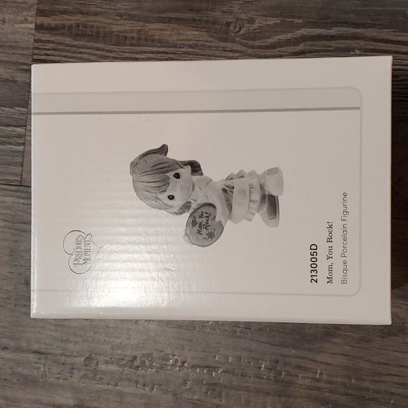 Precious Moments Mom, You Rock! Girl Figurine, Burnette - Picture 2 of 3